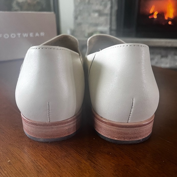 Brand new Portland Leather “pointed flat” in bone. - Picture 3 of 7